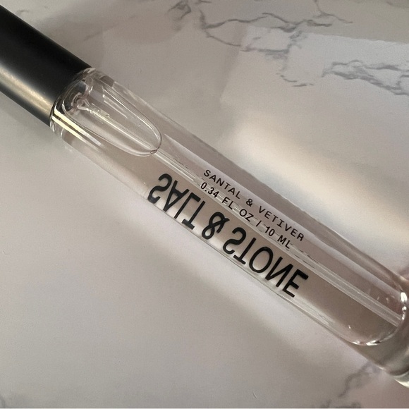 BRAND NEW Salt & Stone’s Famous Santal & Vetiver Travel Set - Picture 4 of 4